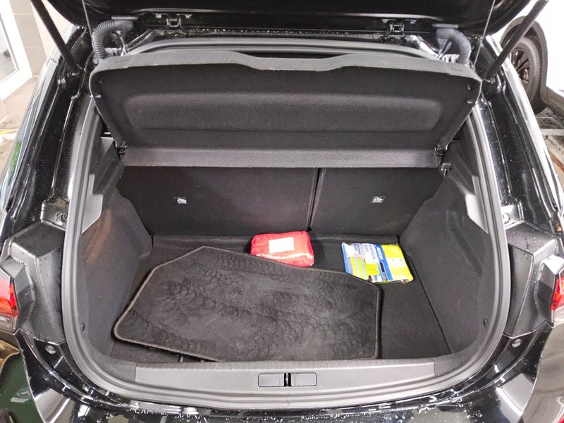 Opel Corsa 1.2 Turbo GS Line • LED • digitalni instrumenti — 12