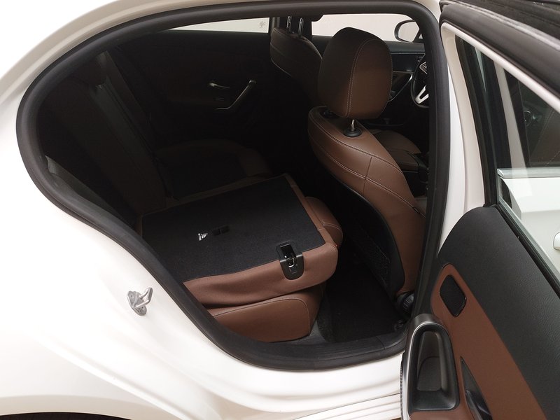Mercedes-Benz A 250 e automatik Progressive • Full LED • digitalni instrumenti — 11