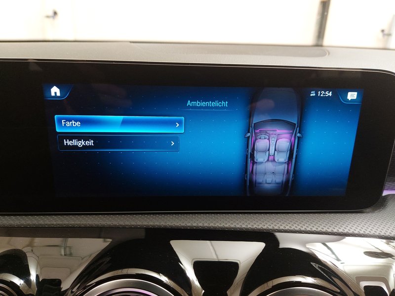 Mercedes-Benz A 250 e automatik Progressive • Full LED • digitalni instrumenti — 20