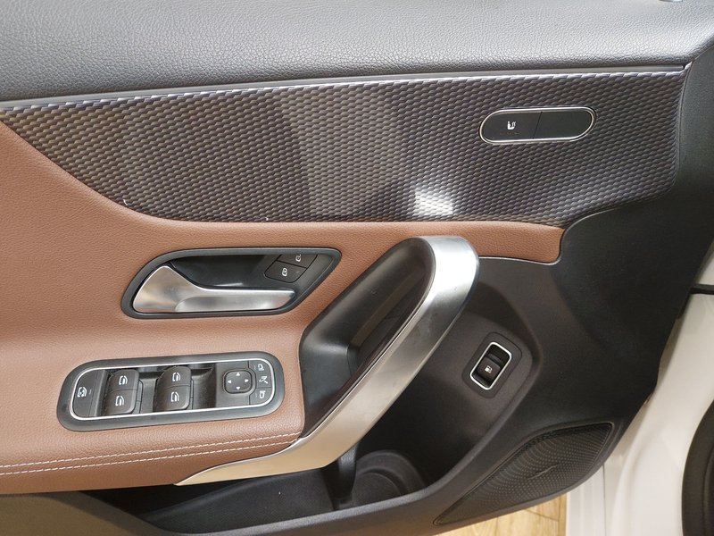 Mercedes-Benz A 250 e automatik Progressive • Full LED • digitalni instrumenti — 5