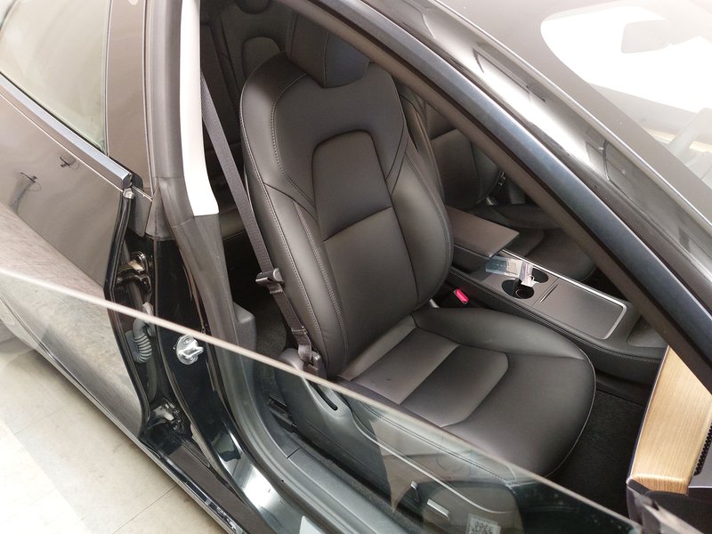 Tesla Model 3 • panorama • koža • 360° kamera — 10