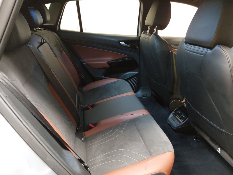 Volkswagen ID.4 Pro • AHK • ACC — 12