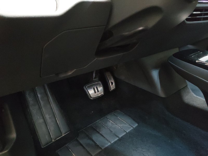 Volkswagen ID.4 Pro • AHK • ACC — 7