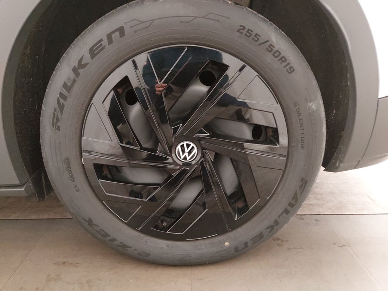 Volkswagen ID.4 Pro • AHK • ACC — 8