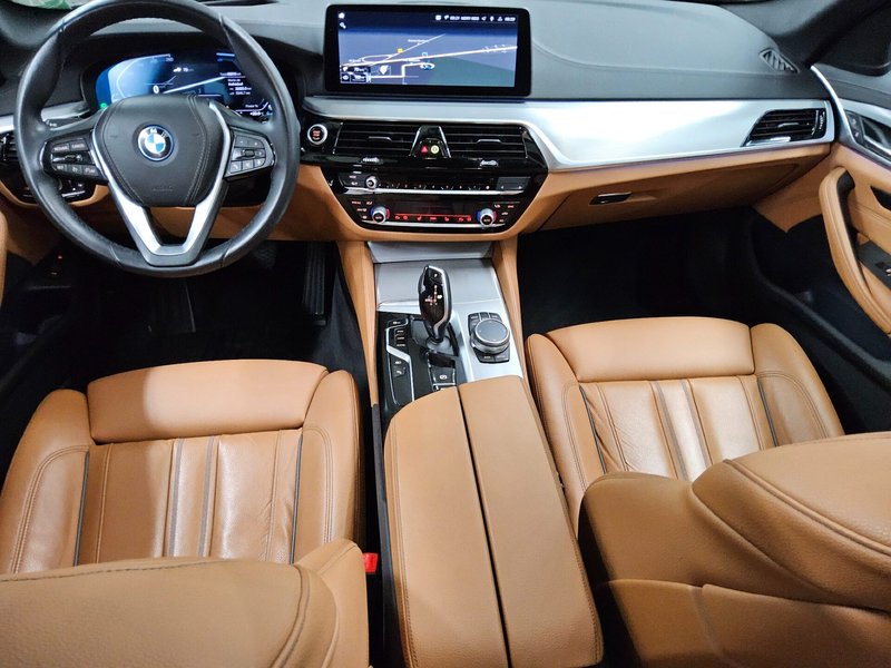 BMW 530e Touring automatik Luxury Line • panorama • HUD — 5