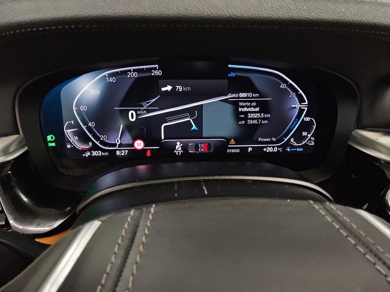 BMW 530e Touring automatik Luxury Line • panorama • HUD — 8