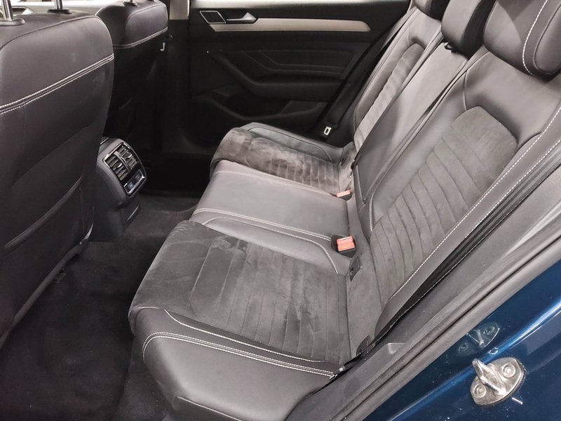 Volkswagen Passat Variant 2.0 TDI automatik Elegance • Full LED • ACC — 13