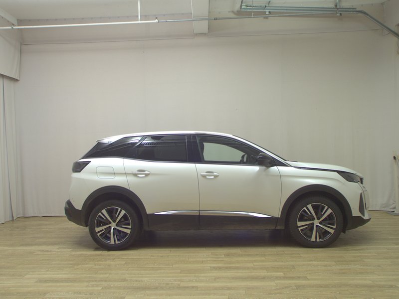 Peugeot 3008 1.2 PureTech Allure • LED • digitalni instrumenti
