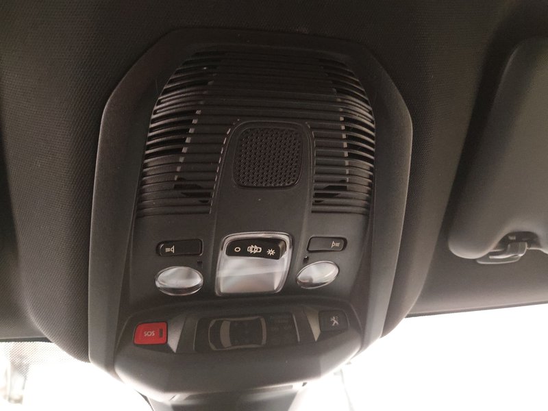Peugeot 3008 1.2 PureTech Allure • LED • digitalni instrumenti — 13