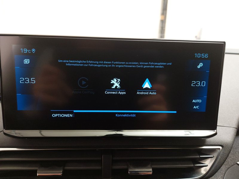 Peugeot 3008 1.2 PureTech Allure • LED • digitalni instrumenti — 19