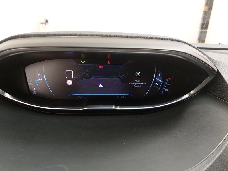 Peugeot 3008 1.2 PureTech Allure • LED • digitalni instrumenti — 20