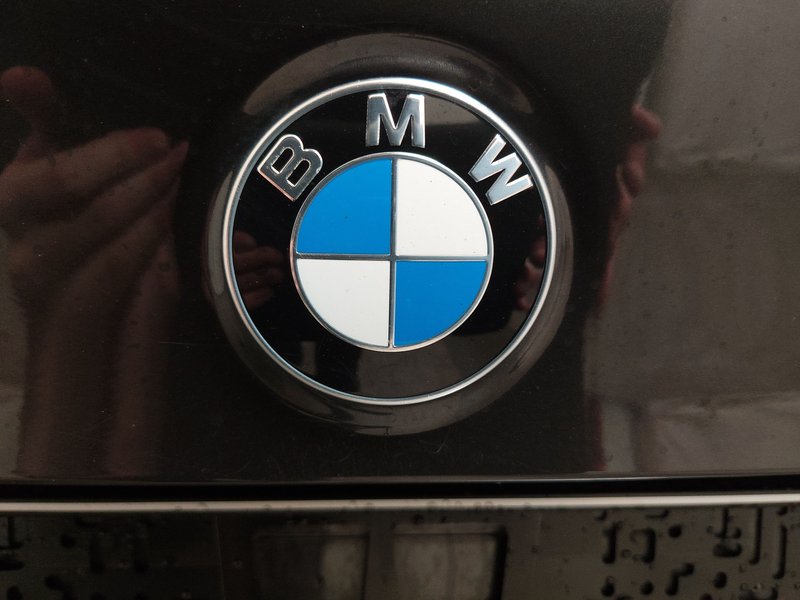 BMW 520d Touring automatik • AHK • Full LED — 19