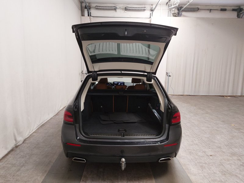 BMW 520d Touring automatik • AHK • Full LED — 20