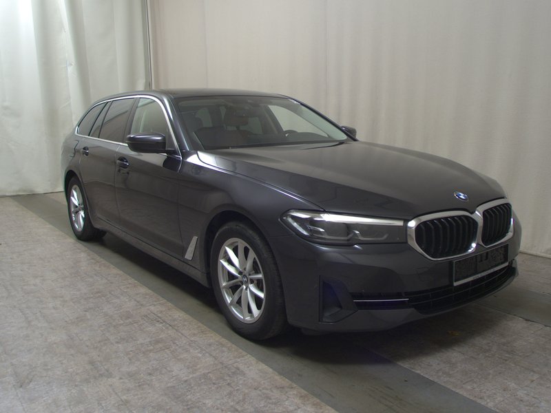 BMW 520d Touring automatik • AHK • Full LED — 3
