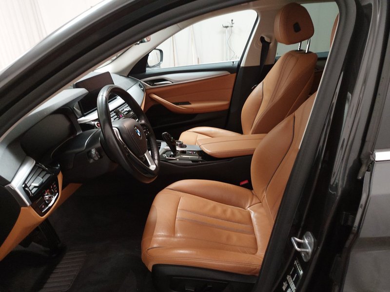 BMW 520d Touring automatik • AHK • Full LED — 6