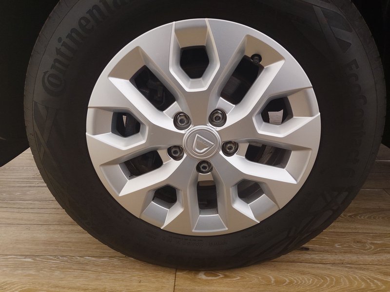 Dacia Duster 1.3 TCe 130 Comfort — 8