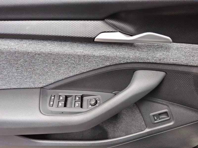 Škoda Superb Kombi 2.0 TDI automatik 4x4 Selection • ACC • električna peta vrata — 10
