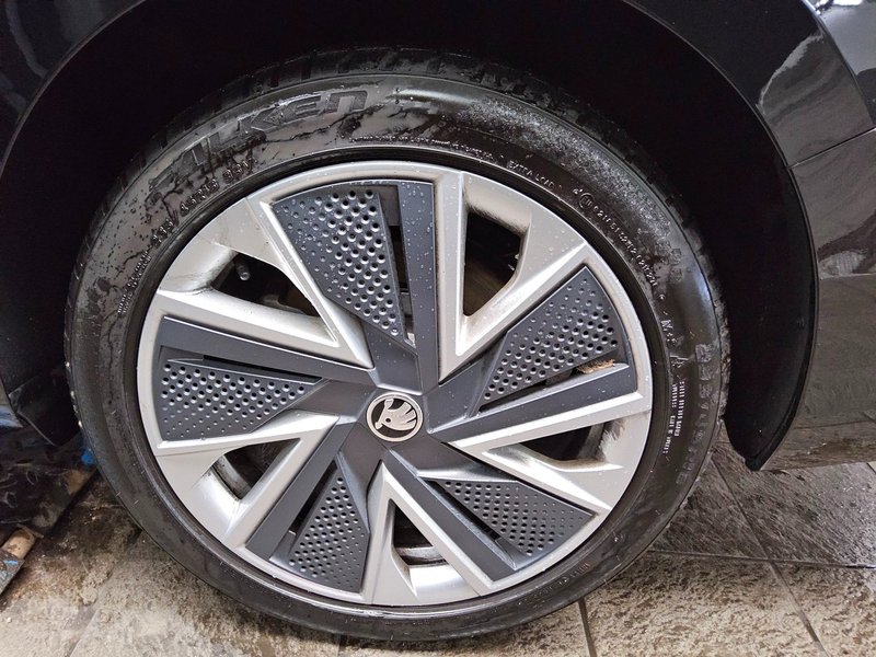 Škoda Superb Kombi 2.0 TDI automatik 4x4 Selection • ACC • električna peta vrata — 11