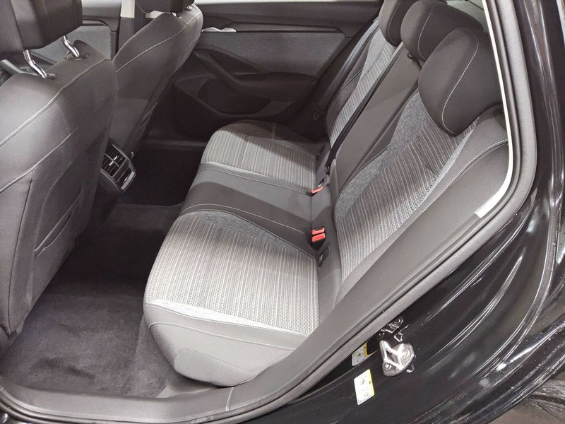 Škoda Superb Kombi 2.0 TDI automatik 4x4 Selection • ACC • električna peta vrata — 13