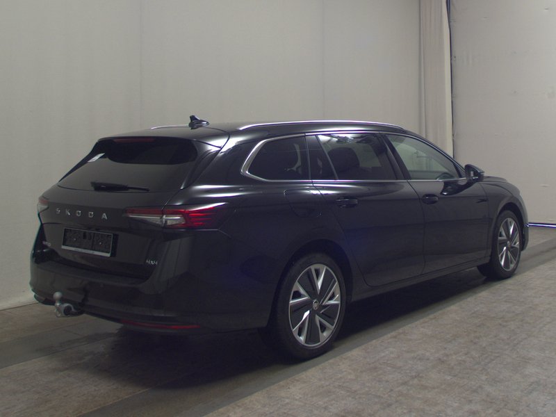 Škoda Superb Kombi 2.0 TDI automatik 4x4 Selection • ACC • električna peta vrata — 4