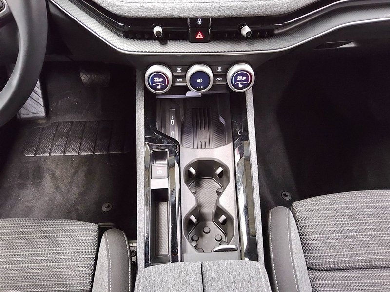Škoda Superb Kombi 2.0 TDI automatik 4x4 Selection • ACC • električna peta vrata — 6