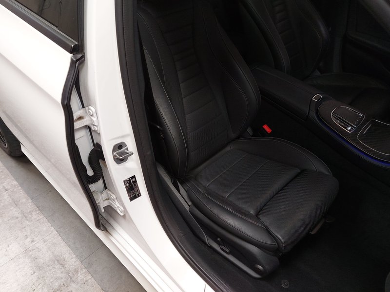 Mercedes-Benz E 220 d 4MATIC karavan automatik AMG Line • ACC • bežično punjenje — 10