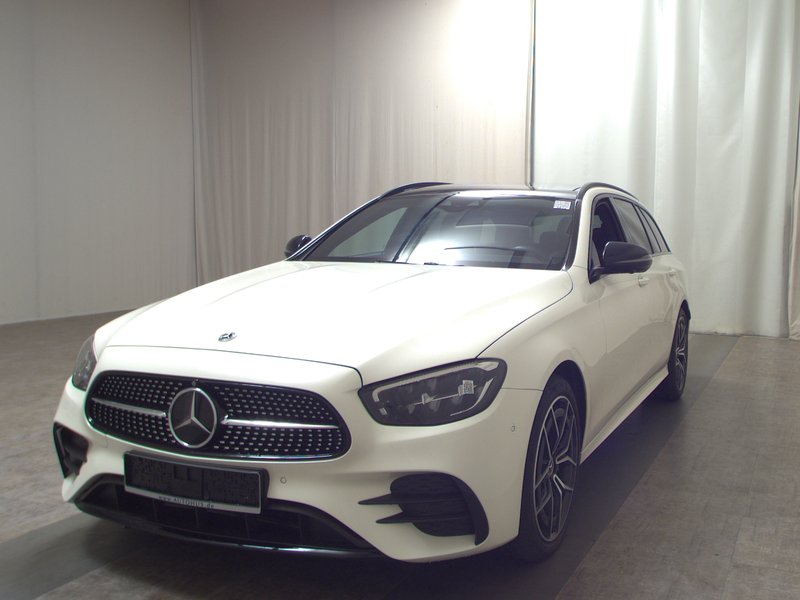 Mercedes-Benz E 220 d 4MATIC karavan automatik AMG Line • ACC • bežično punjenje — 2
