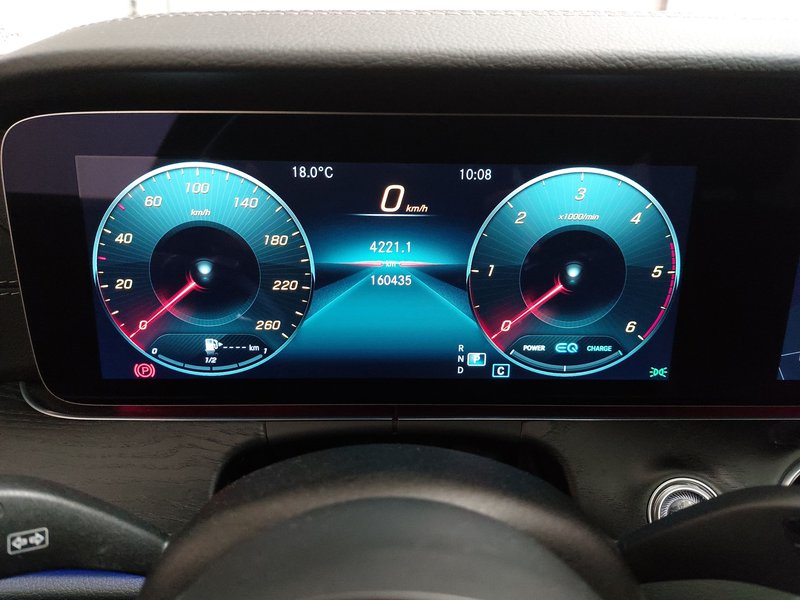 Mercedes-Benz E 220 d 4MATIC karavan automatik AMG Line • ACC • bežično punjenje — 23