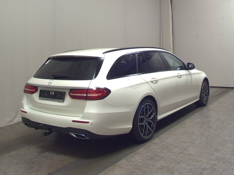 Mercedes-Benz E 220 d 4MATIC karavan automatik AMG Line • ACC • bežično punjenje — 4