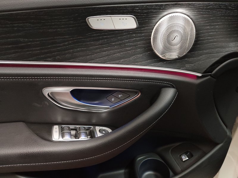 Mercedes-Benz E 220 d 4MATIC karavan automatik AMG Line • ACC • bežično punjenje — 5