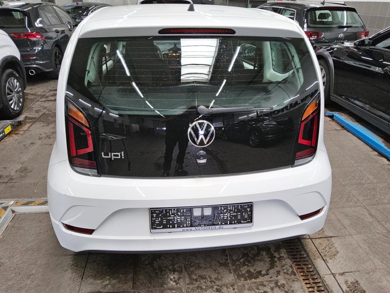Volkswagen up! 1.0 — 10