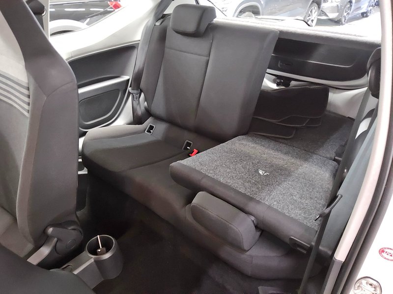 Volkswagen up! 1.0 — 12
