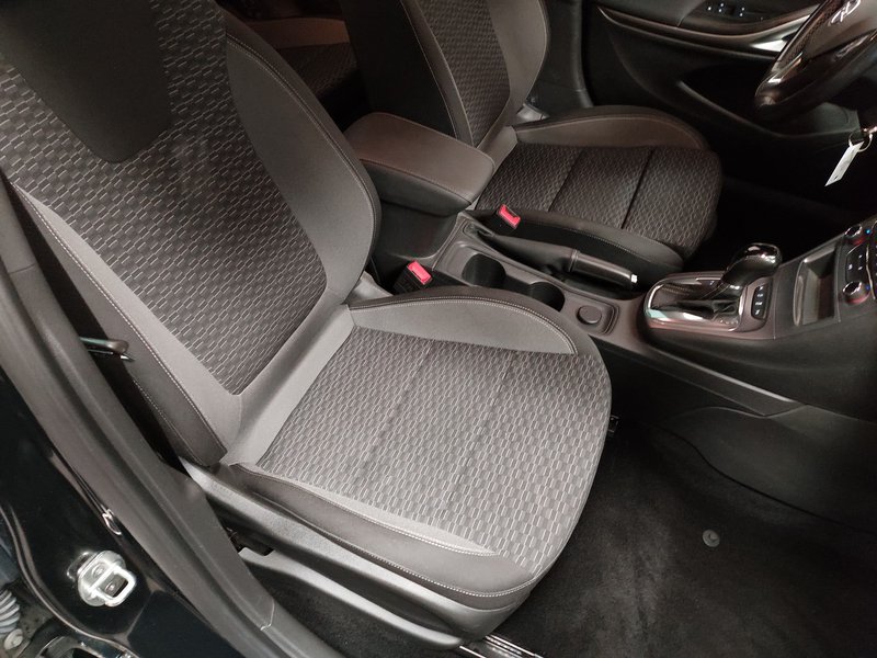 Opel Astra Sports Tourer 1.5 D automatik Business Edition • AHK • Full LED — 10