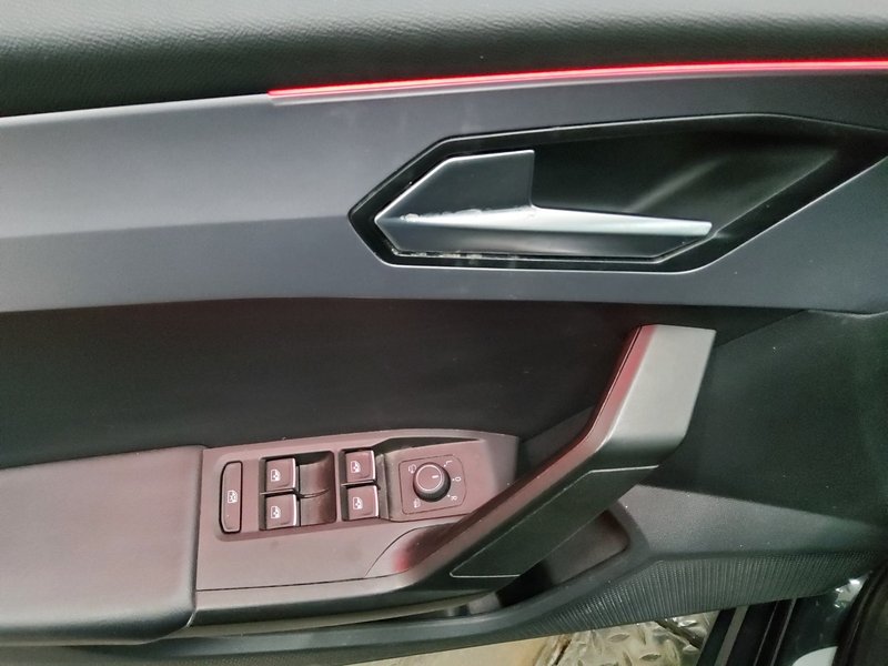 SEAT Leon ST 2.0 TDI automatik FR-Line • ACC • Full LED — 10
