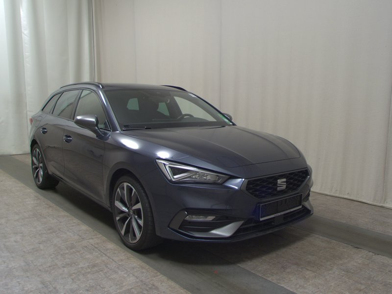 SEAT Leon ST 2.0 TDI automatik FR-Line • ACC • Full LED — 3