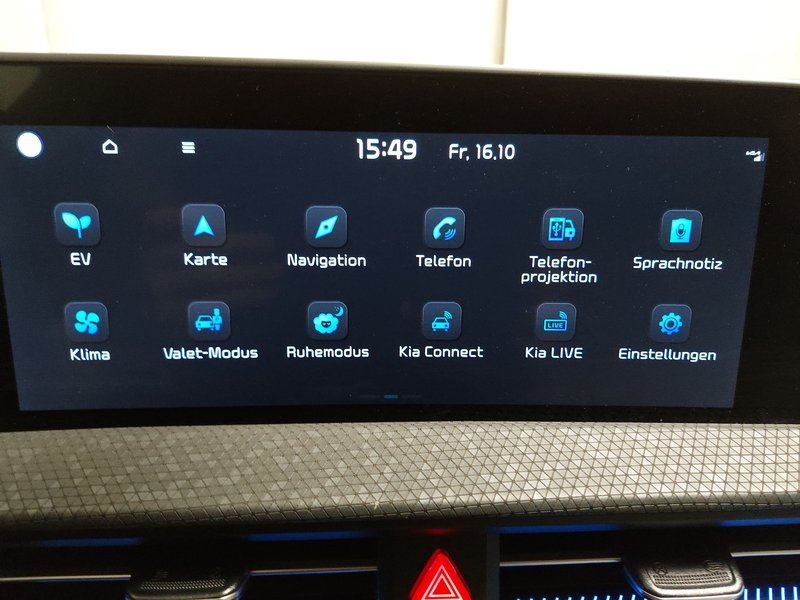 Kia EV6 • Head-Up Display • 360° kamera — 22