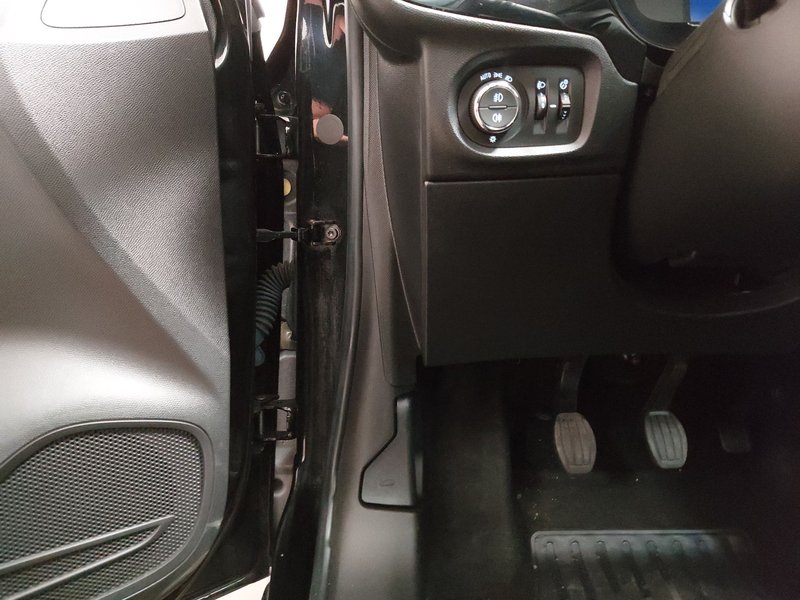 Opel Corsa 1.2 Elegance • panorama • digitalni instrumenti — 7