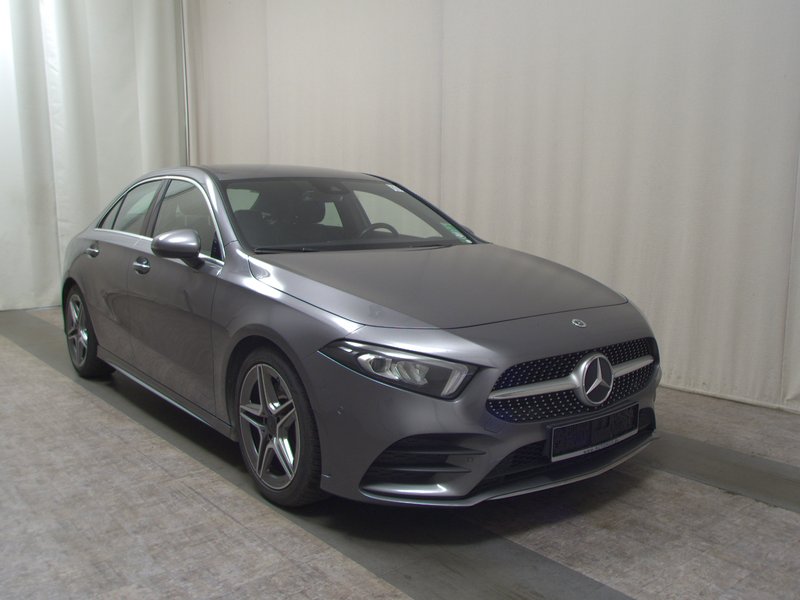 Mercedes-Benz A 220 d automatik AMG Line • Full LED • Alcantara — 3