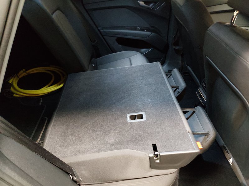 Audi Q4 e-tron Sportback 45 • ACC • LED — 11