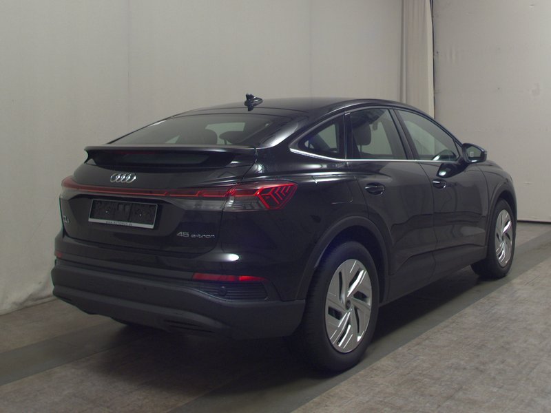 Audi Q4 e-tron Sportback 45 • ACC • LED — 4