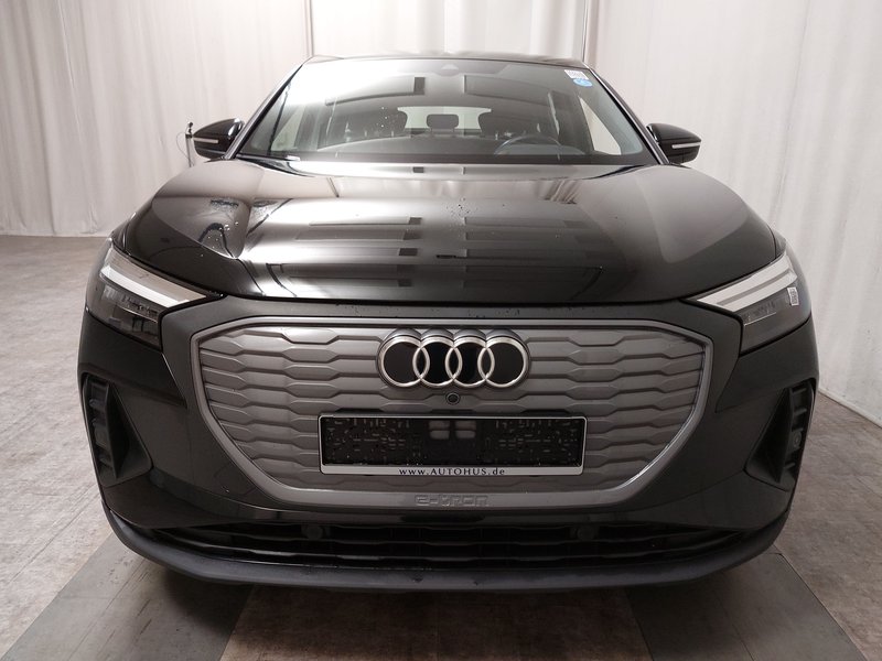Audi Q4 e-tron Sportback 45 • ACC • LED — 9