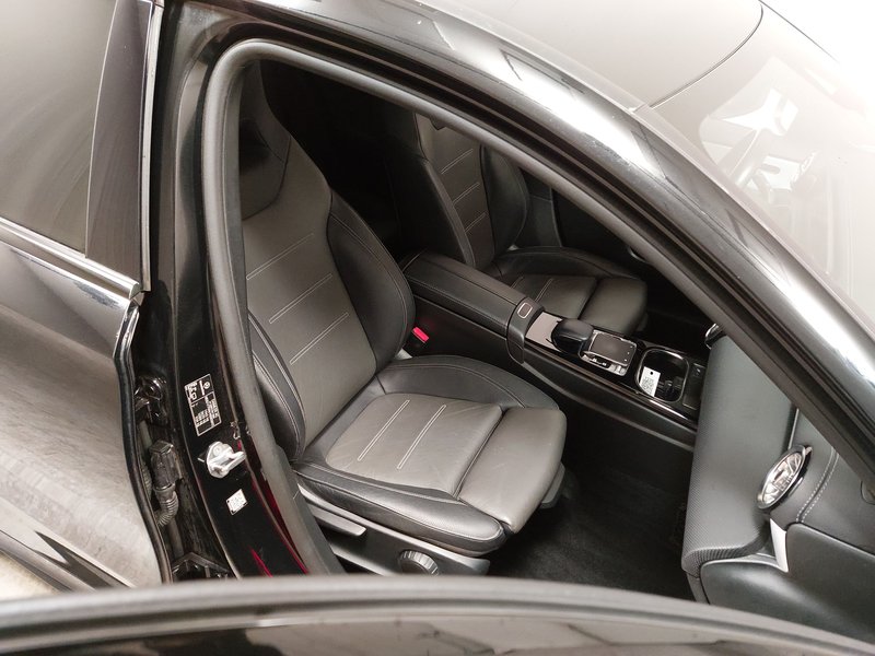 Mercedes-Benz A 250 AMG Line automatik • Full LED • digitalni instrumenti — 10