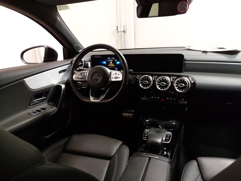 Mercedes-Benz A 250 AMG Line automatik • Full LED • digitalni instrumenti — 20