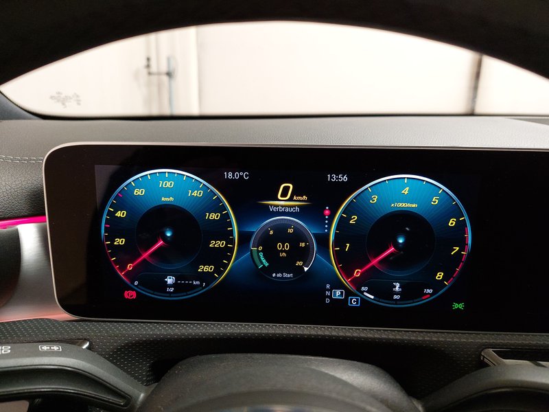 Mercedes-Benz A 250 AMG Line automatik • Full LED • digitalni instrumenti — 24
