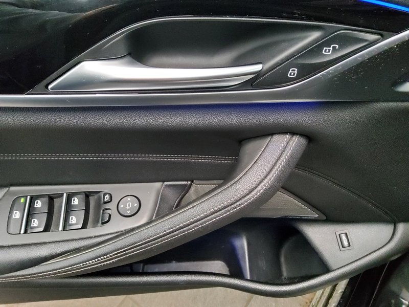 BMW 520d xDrive automatik • panorama • HUD — 10