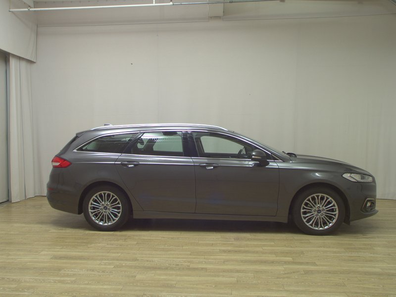 Ford Mondeo Turnier 2.0 EcoBlue automatik Titanium • kuka za vuču • LED