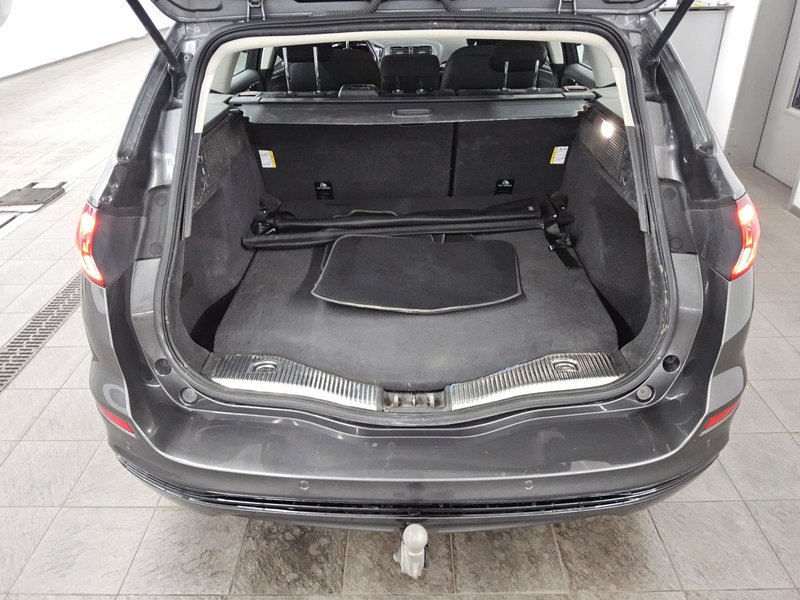 Ford Mondeo Turnier 2.0 EcoBlue automatik Titanium • kuka za vuču • LED — 11