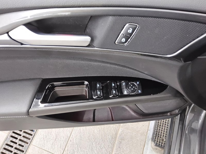 Ford Mondeo Turnier 2.0 EcoBlue automatik Titanium • kuka za vuču • LED — 9