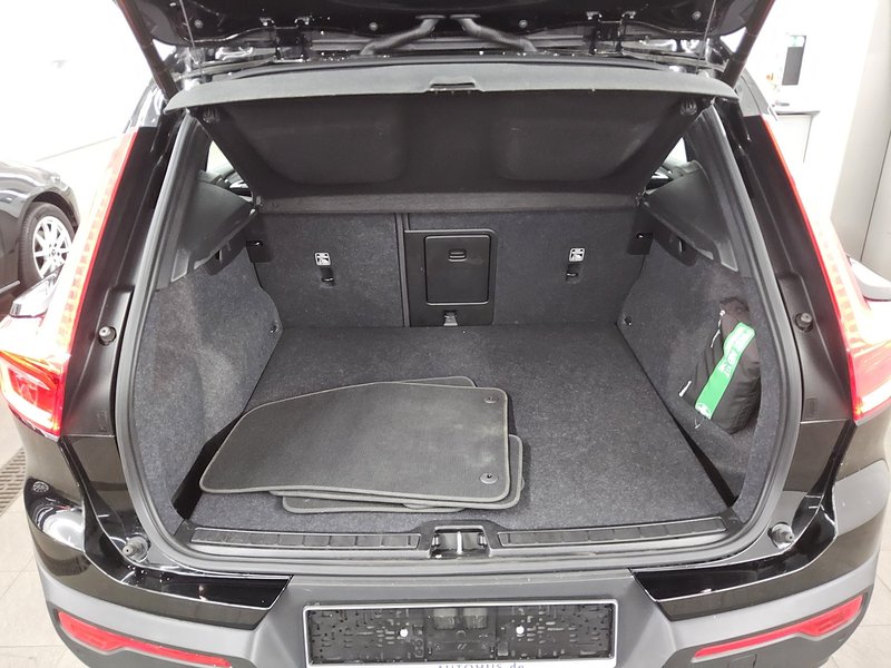 Volvo XC40 T4 Recharge automatik Inscription • električna peta vrata • Full LED — 12