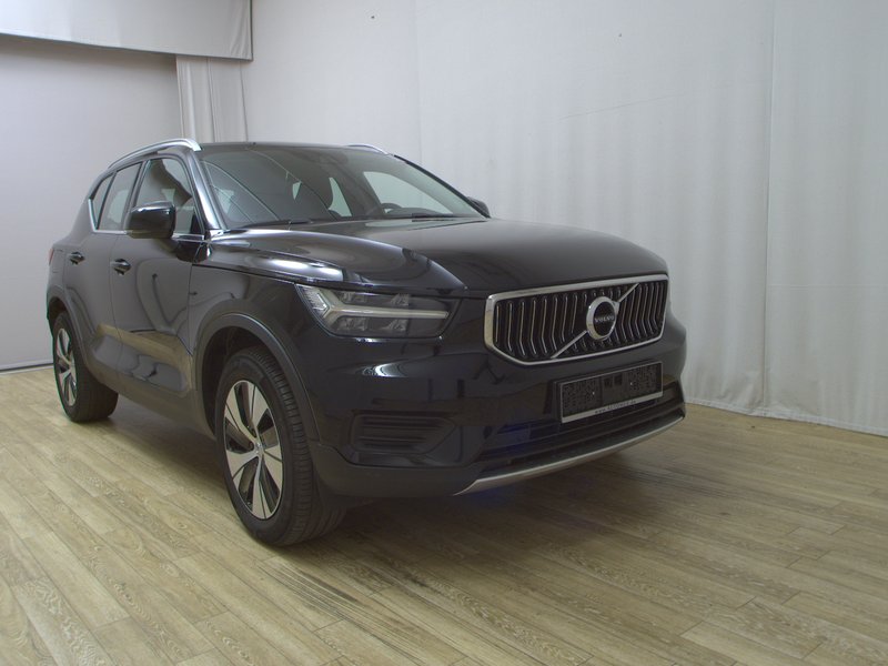 Volvo XC40 T4 Recharge automatik Inscription • električna peta vrata • Full LED — 3